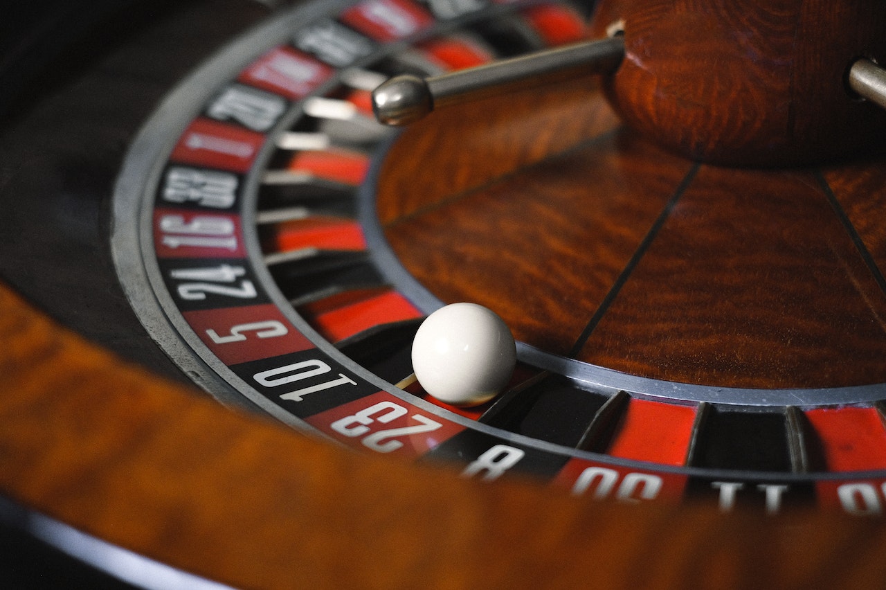 Apprendre à jouer aux jeux de casino : quelles sont les étapes à suivre ?